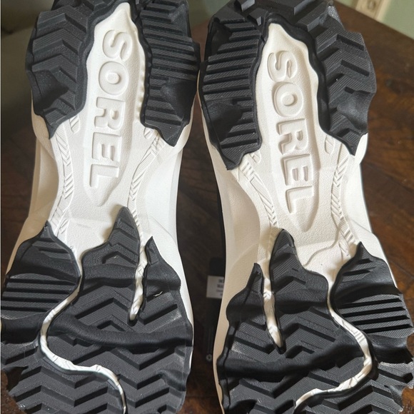 SOREL
Kinetic Caribou Black Leather Sporty Trainers NWOB - Picture 5 of 6